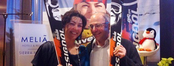 Maria Jose Rienda con sus esquis personalizados rossignol Rienda recibe el homenaje del mundo del esquí en Sierra Nevada